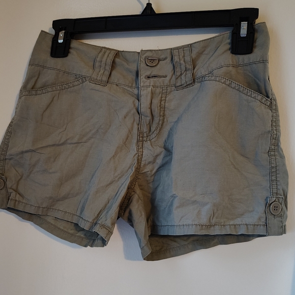 SO Women's Light Tan Cargo Shorts - Picture 2 of 6